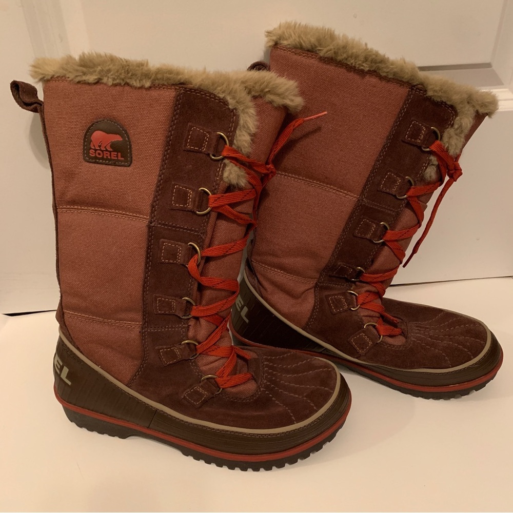 Sorel fur-lined snow boots, size 7.5